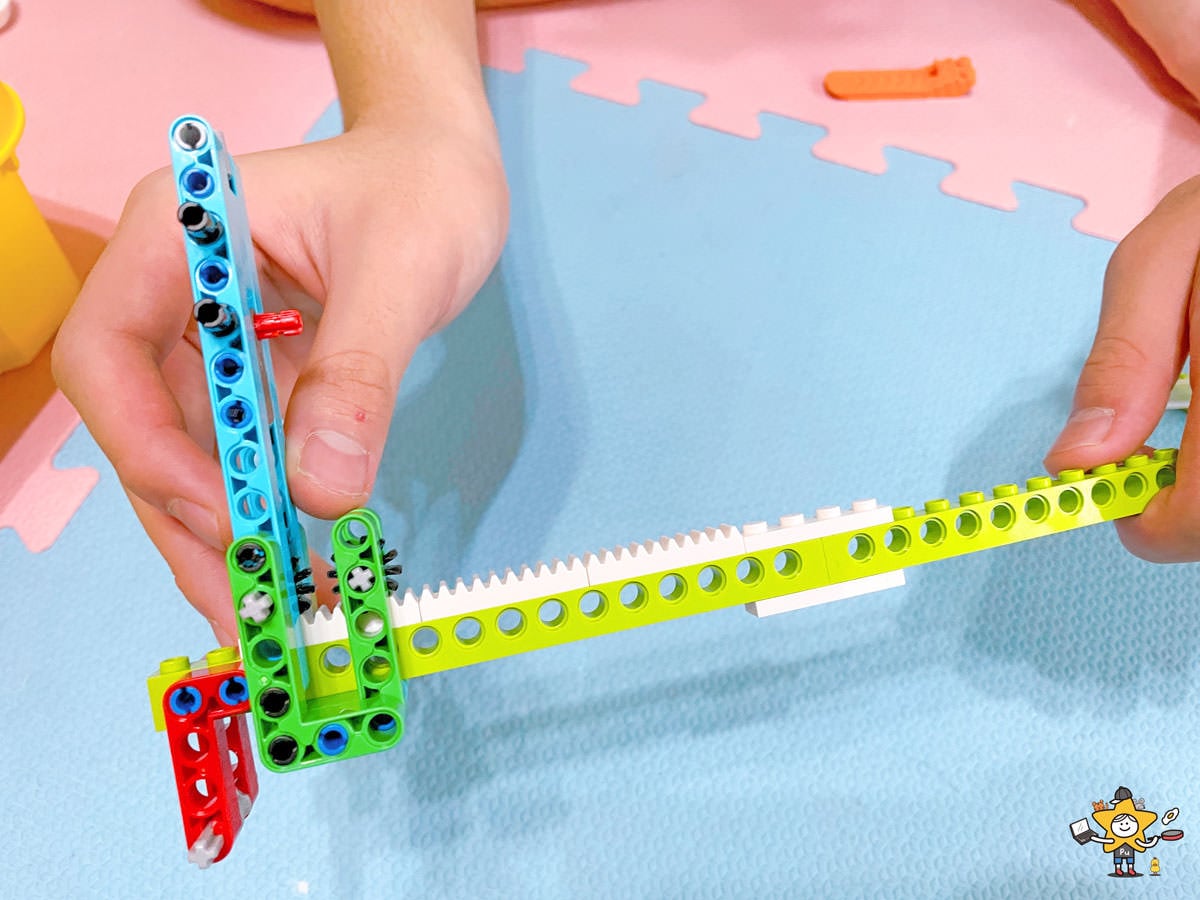 顛覆傳統積木玩法，結合程式語言讓積木動起來｜磨娘三寶の虧雞everyday | 媽咪拜MamiBuy